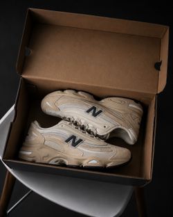 Band new- New Balance 1000 Sea Salt/Beige - Youth Size 5 - Brand New w/ Box