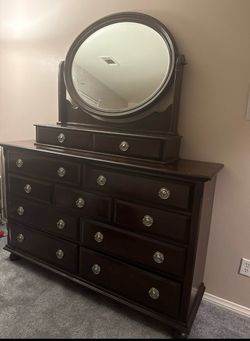 Dark Wood Dresser’s 3Pc Set