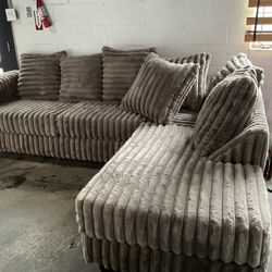 🛋️🔥 MOCHA PLUSH SECTIONAL — IN STOCK & GOING FAST 🔥