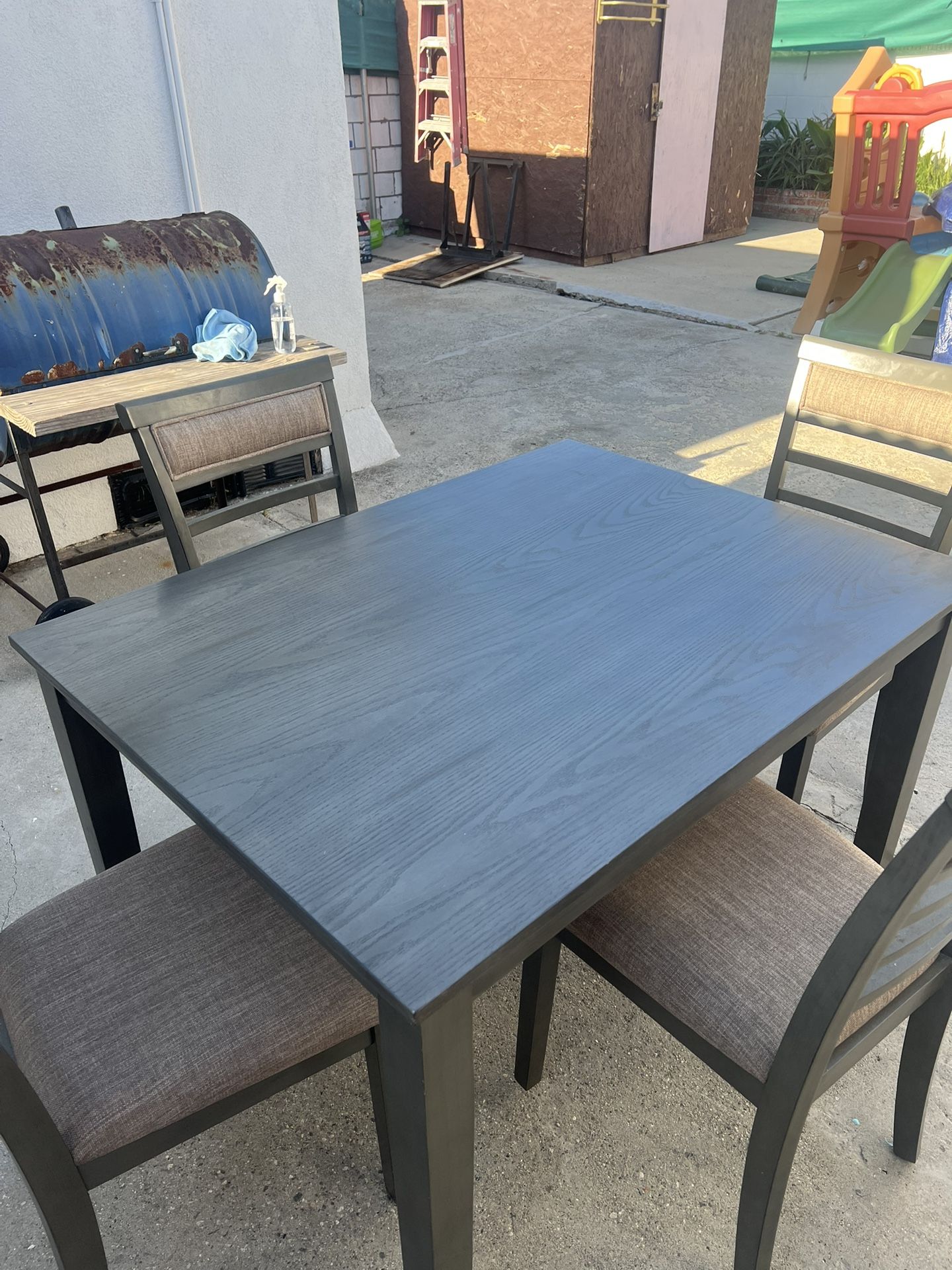Dining Table & chairs