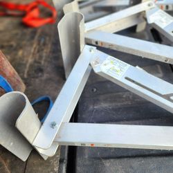 Set Of 4 Ladder Jacks