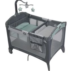 Graco Pack and Play Change 'n Carry Playard | Includes Portable Changing Pad, Manor, 40x28.5x29 Inch 