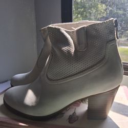 White Abkel Booties With Zipper Back. NEW