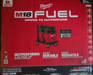 Milwaukee 9 gallon vacuum kit includes x2 8.0 batteries and double charger