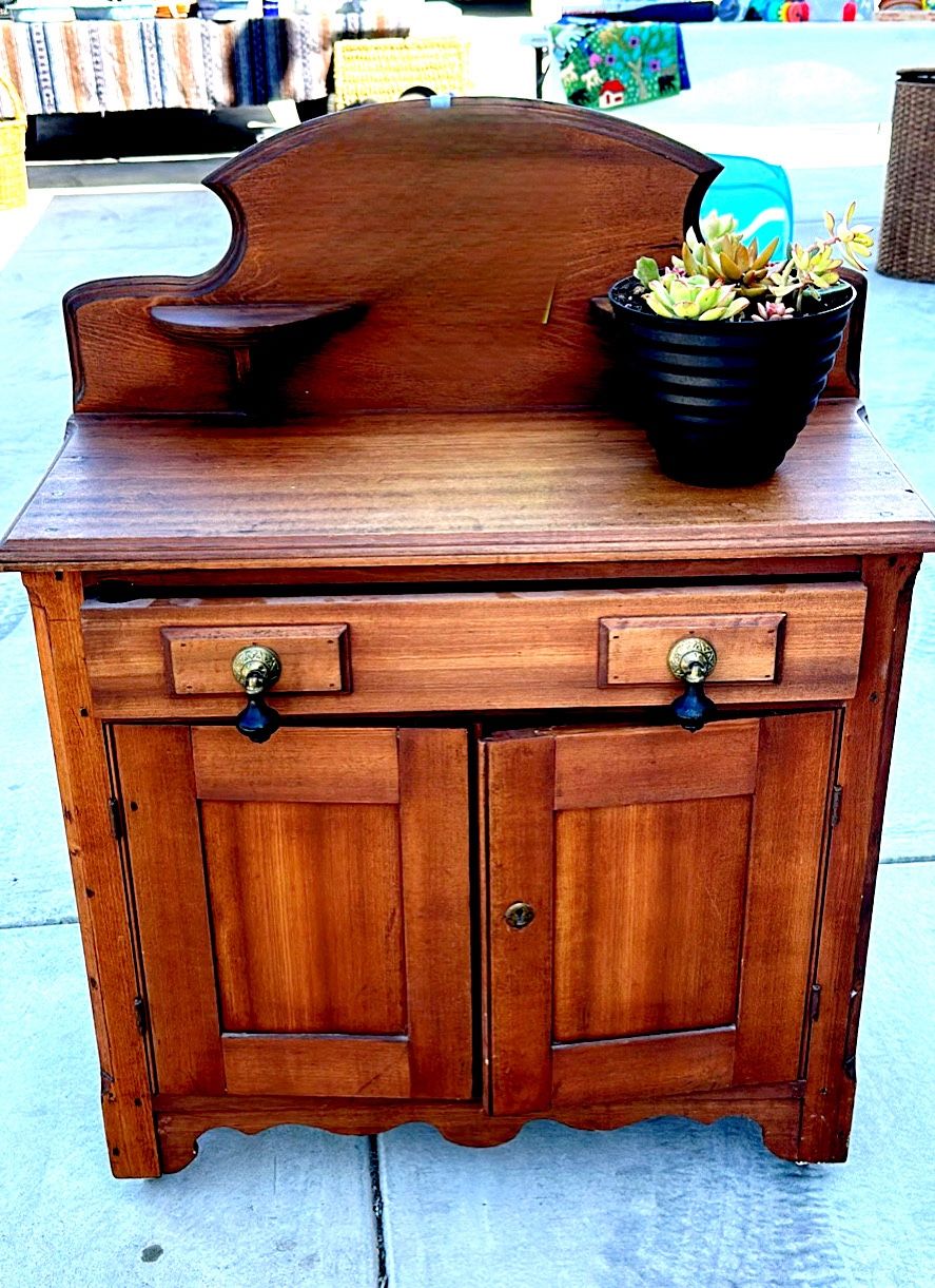 Traditional wood cabinet nightstand
