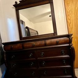 Dresser And Mirror Set