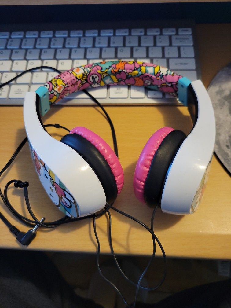 Hello Kitty Kids Friendly Cushioned Headphones