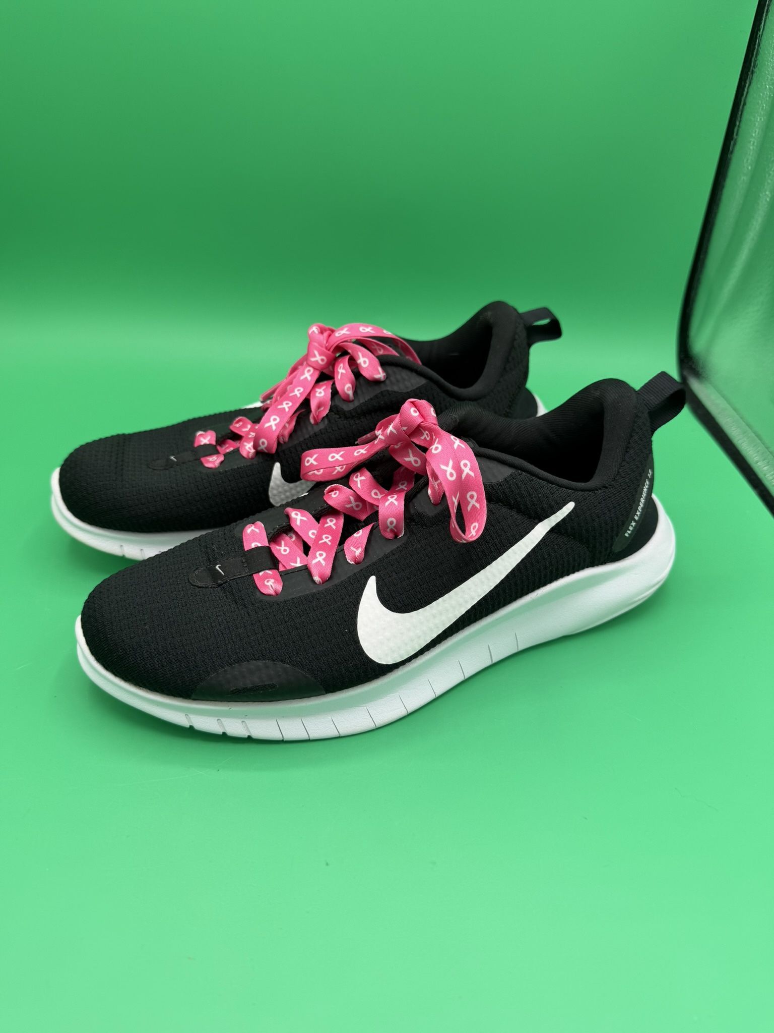 Nike Flex Experience 12 Women’s Size 7 Black White Road Running Jogging Shoes Excellent Condition