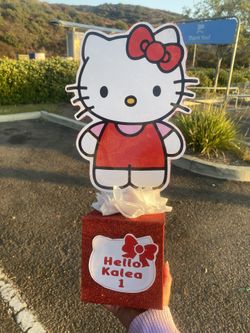 Hello Kitty Centerpieces