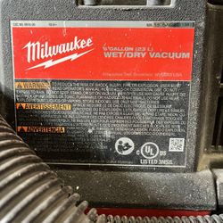 Milwaukee Wet/dry Shop Vacuum Battery Powered