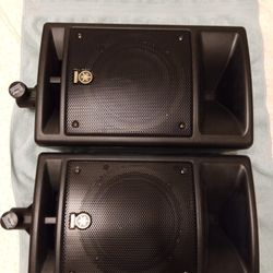 Yamaha Speaker Stagepass 300 PA System and Stands