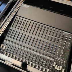 Mackie 1604 VLZ Pro 16 Channel Mixer