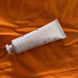 Estée Lauder beautiful magnolia hand cream