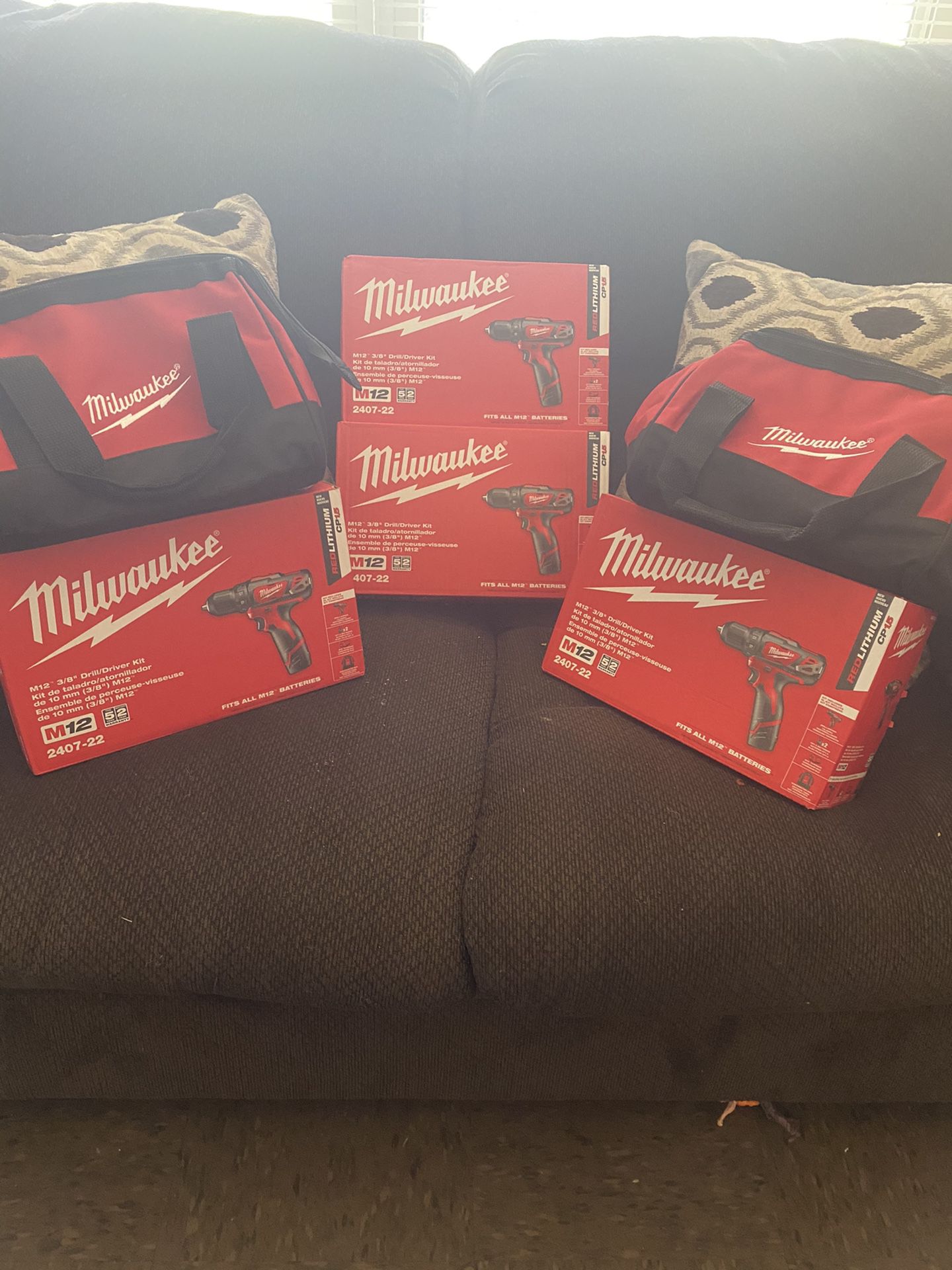 Milwaukee M12 3/8 Drill/Driver kit