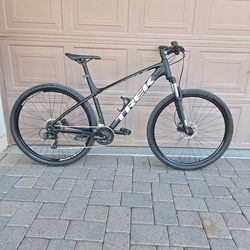 TREK MARLIN 5 MOUNTAIN BIKE 29 ER LIKE NEW ( CHECK MY OTHER BIKES)