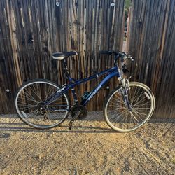 Schwinn Third Avenue Shimano 21 Speed Bike Excellent Condition