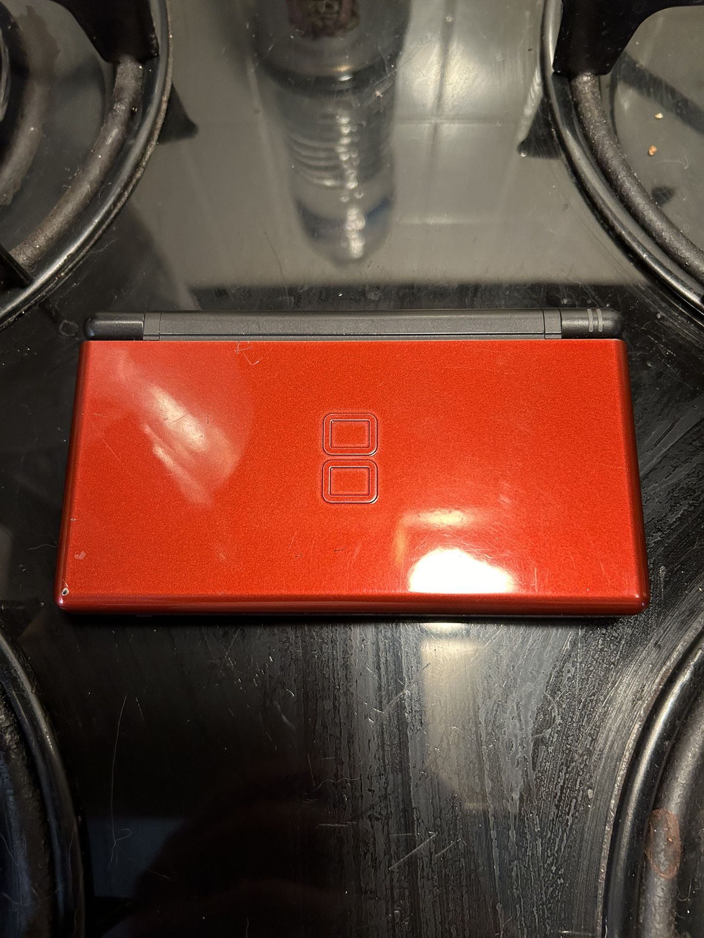 Red Nintendo DS Lite