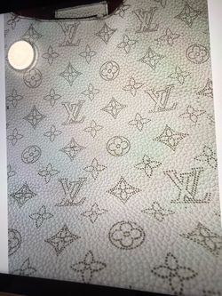 Authentic Louis Vuitton Women’s Carmel Crème Handbag