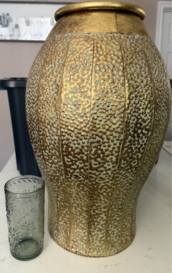 Floor vase