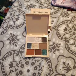 CintaLondon Eyeshadow Palette