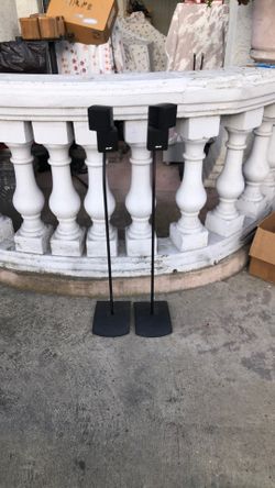 Bose Speakers With Stand Set.
