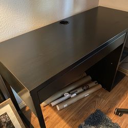 Black IKEA desk. Great Conditions. With Instructions. 