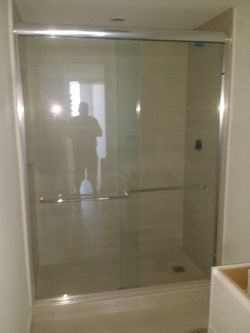 Sliding shower door