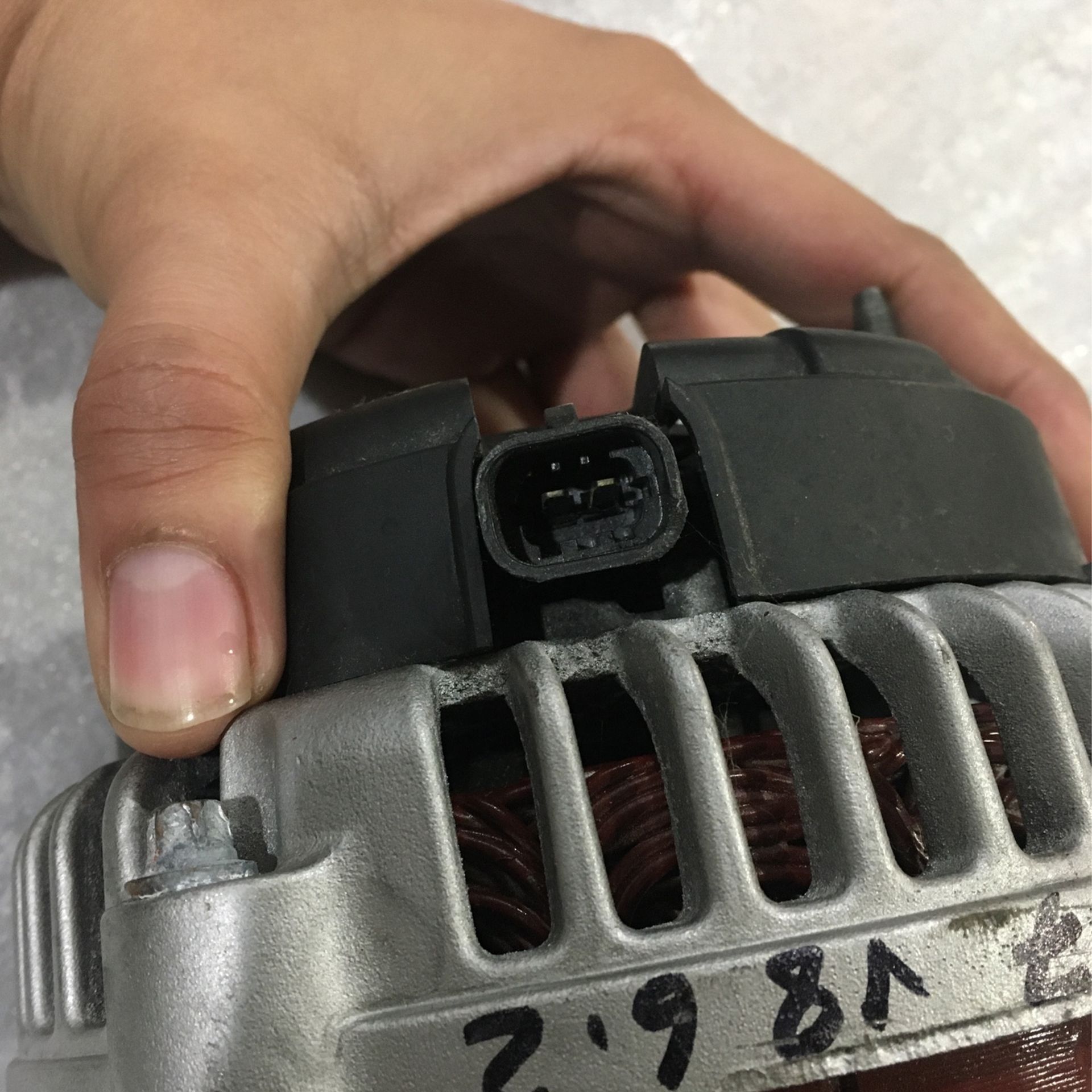 2007-14 GMC Yukon OEM Alternator Almost New #25877026