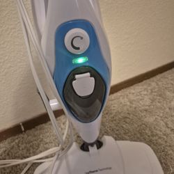 Proper and safe steam cleaning with extra towels