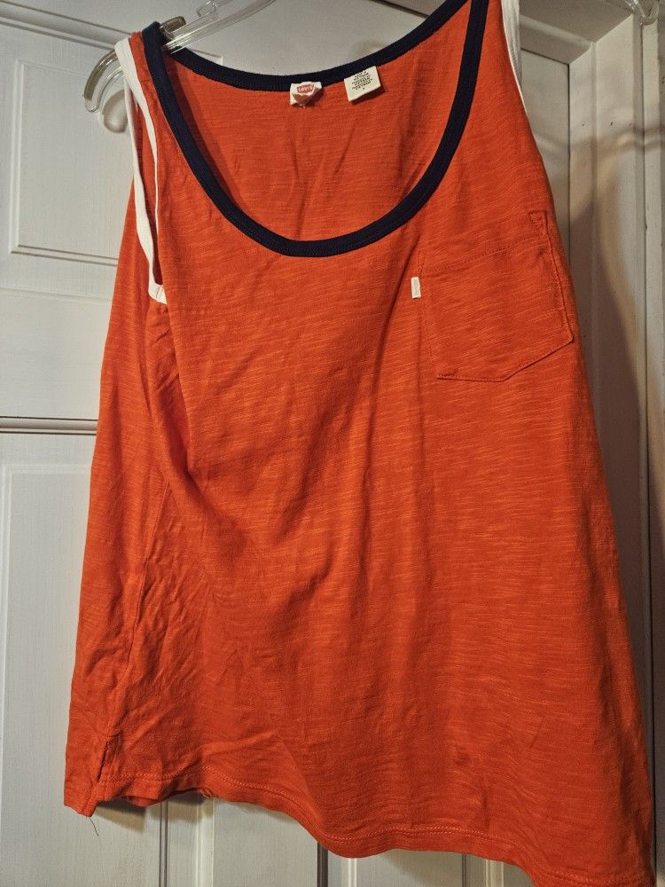 Levi Shirts Size M