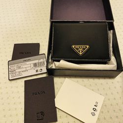 prada wallet