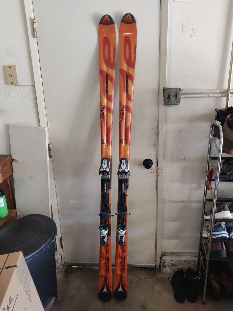 Atomic Beta Ride R9 22 190CM Skis With 1300 Marker Binding for