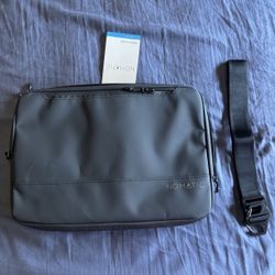 Nomatic Laptop Sling Case