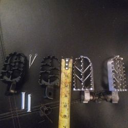 DIRT BIKE/ MOTOCROSS FOOT PEGS


