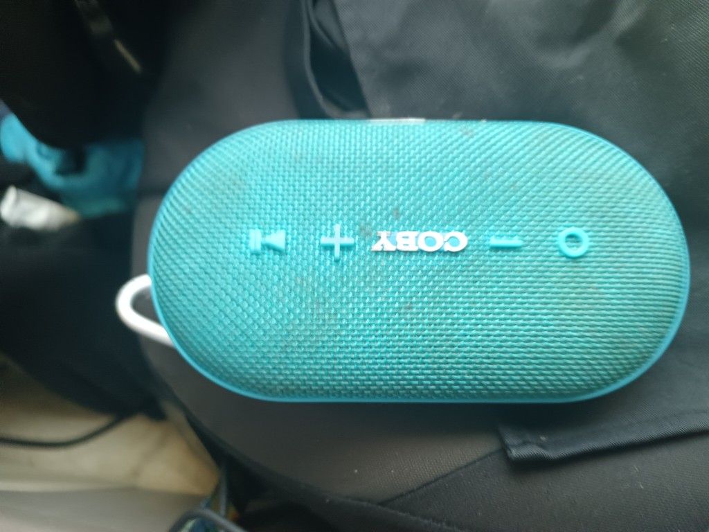 Bluetooth waterproof speaker