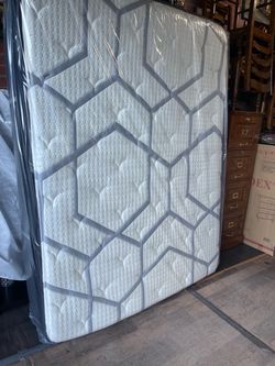 Queen size mattress Sealy Posturepedic pillow top