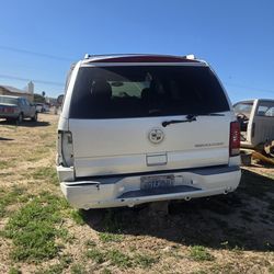 Rear trunk with glass Cadillac escalade 2005