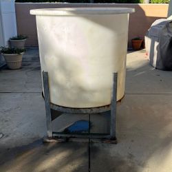 275 Gallon Water Tank With Stand 