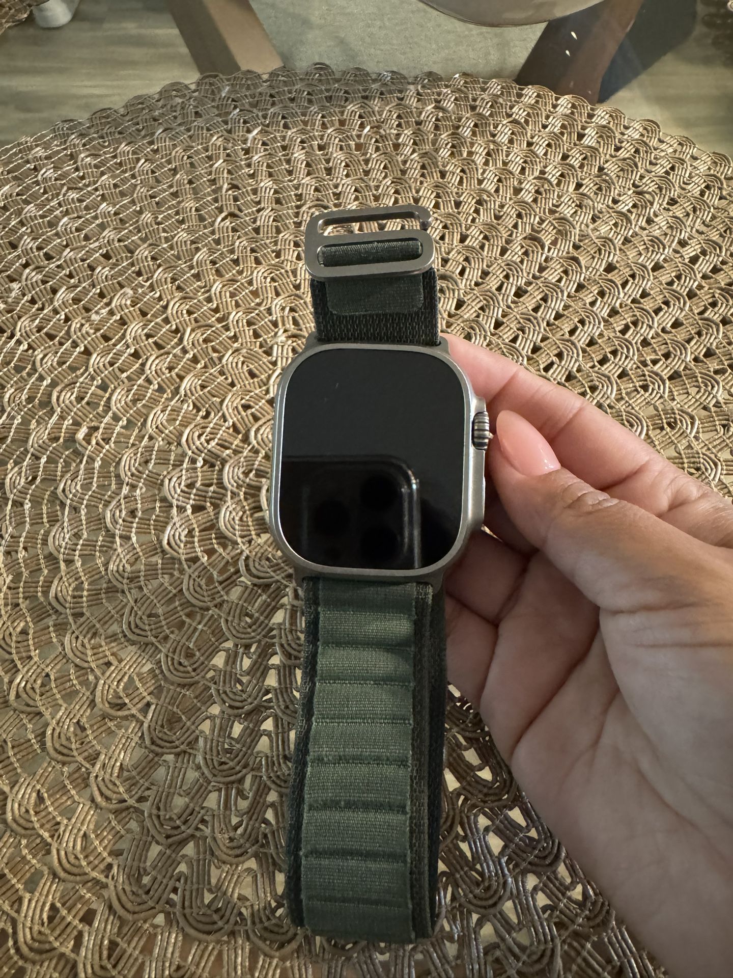 Apple Watch Ultra 1st Gen GPS + Cellular 49mm Green Titanium Case with Loop Band
