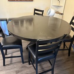 🔥 Kitchen Table w/ 6 Chairs – Great Deal! 🔥