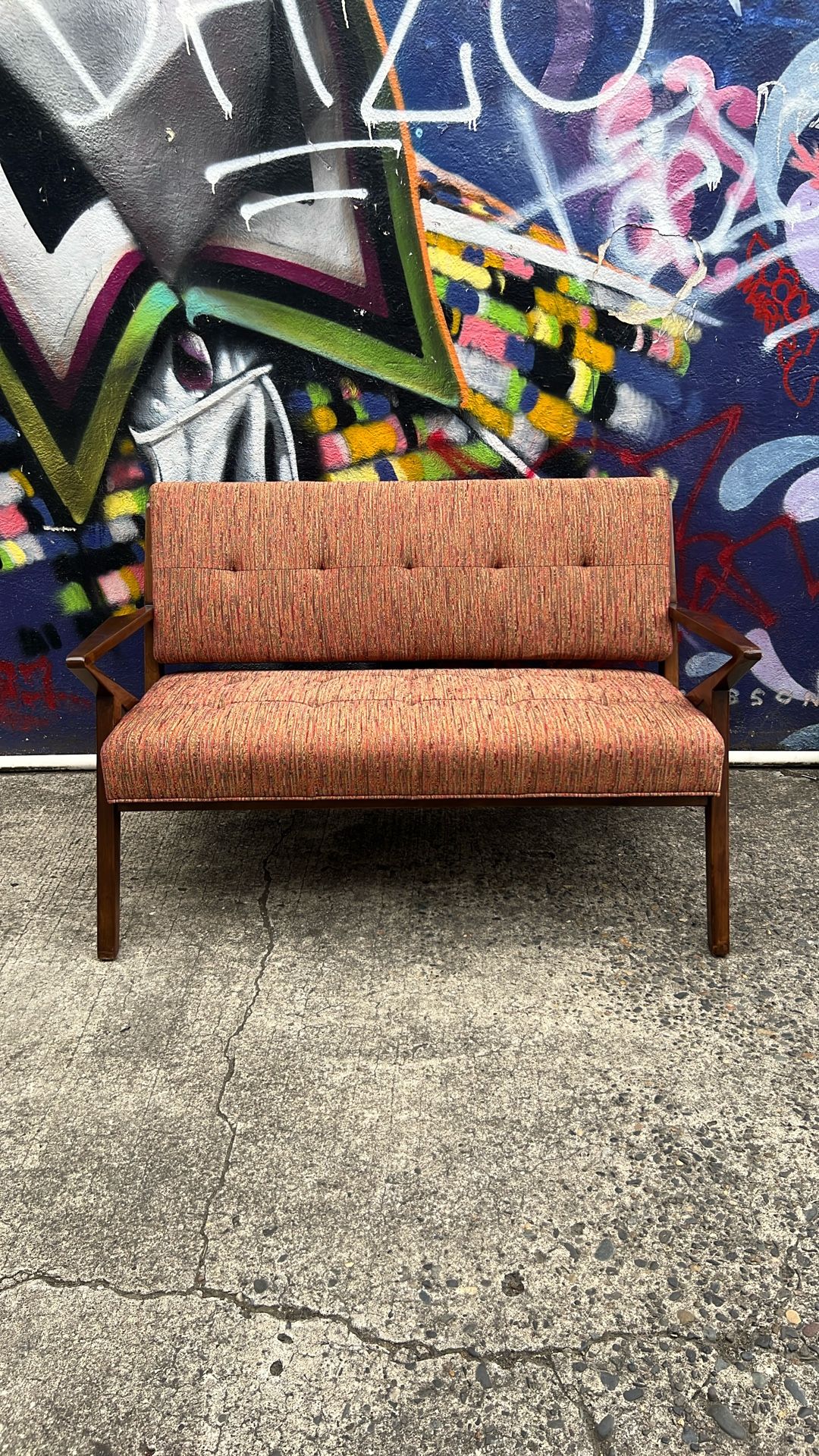 MCM Style Wood Orange Loveseat Y9JZFE
