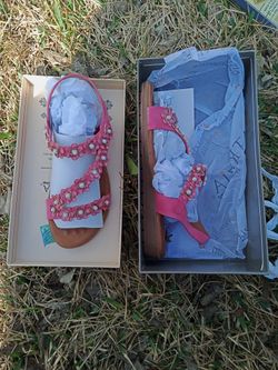 New Women's Sandals