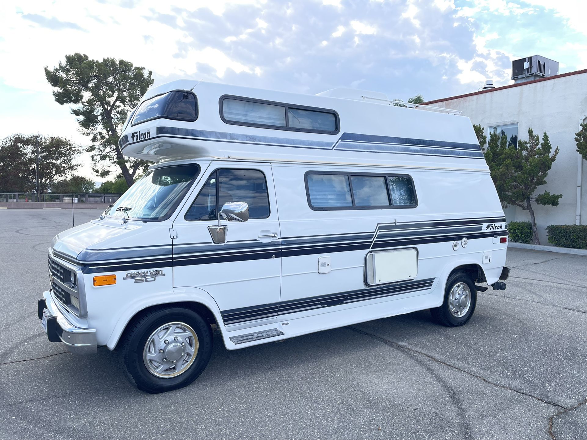 Class B Camper Van Fully self contained 
