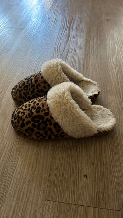 Bear paw Size 7 Women’s
