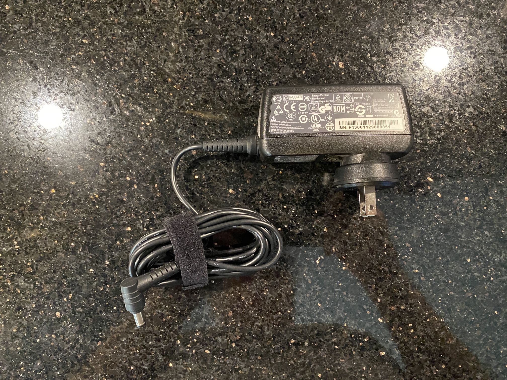 Chicony 19V 40W AC Adapter Power Charger W10-040N1A for Acer Aspire One Laptops