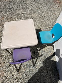 Kids lifetime table and chairs