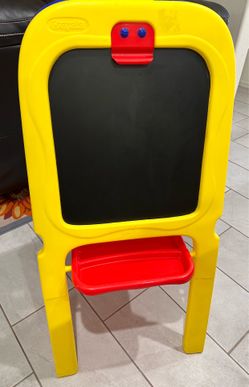 Crayola 3 in 1 easel