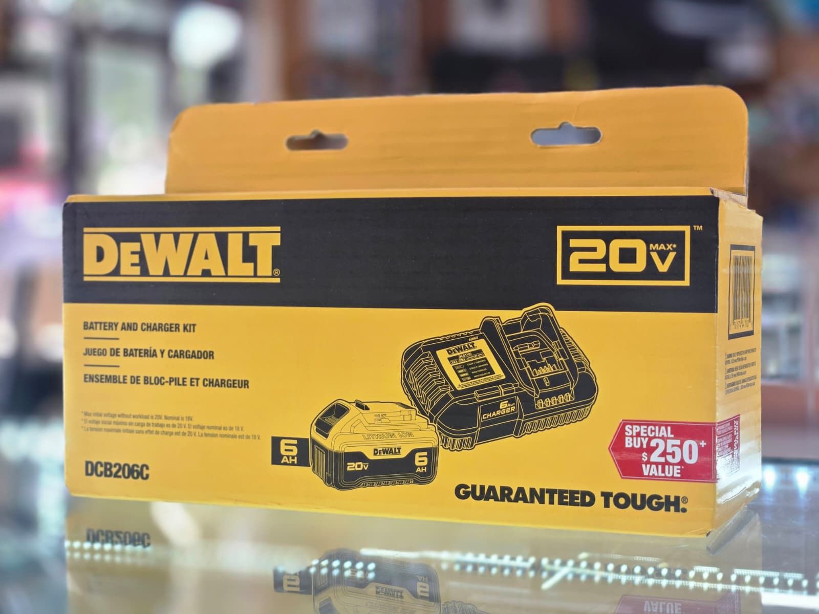 DeWALT 20V Max Lithium Ion 6 Ah Battery And Charger DCB206C