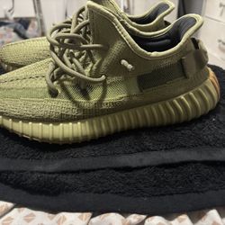 YEEZY BOOST 350 V2 'SULFUR' Size 7