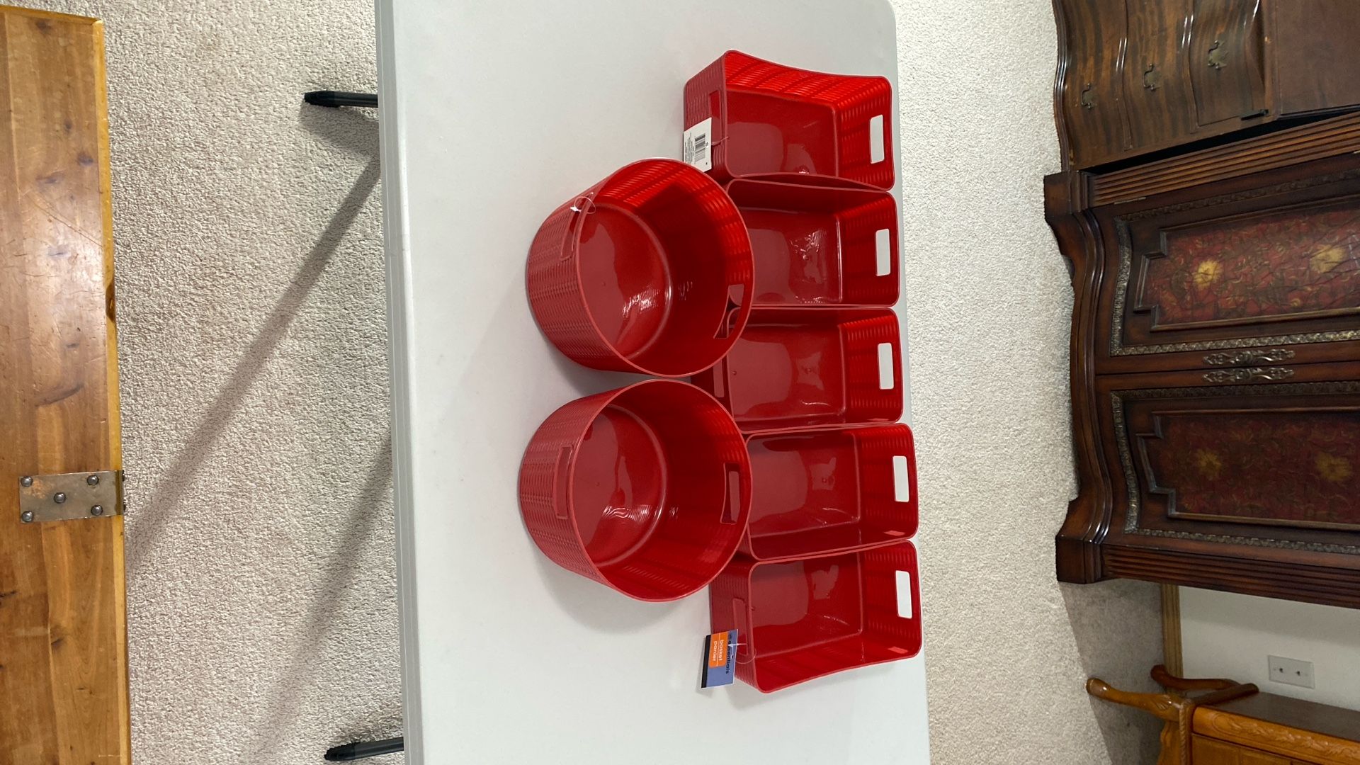 Storage containers